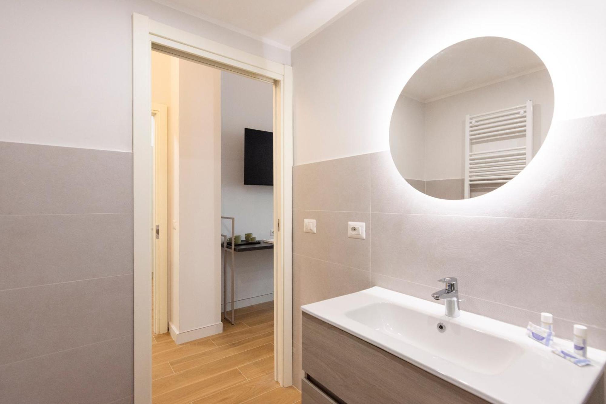 Italianflat - Navigli Suite Milán Exterior foto